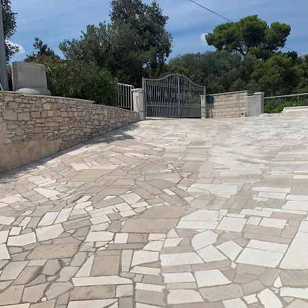 Studio Apartments More コルチュラ