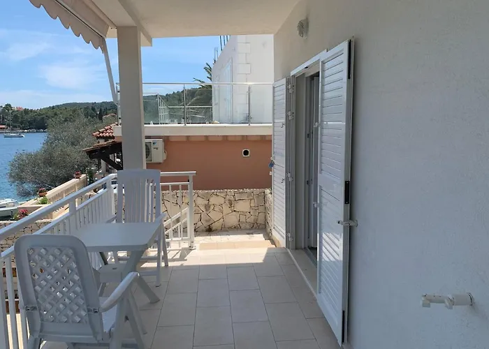 Studio Apartments More *